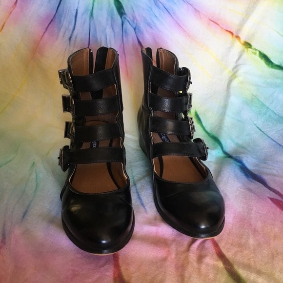 Zigi Soho Lifted Ankle Bootie. sz 8. - Picture 4 of 6